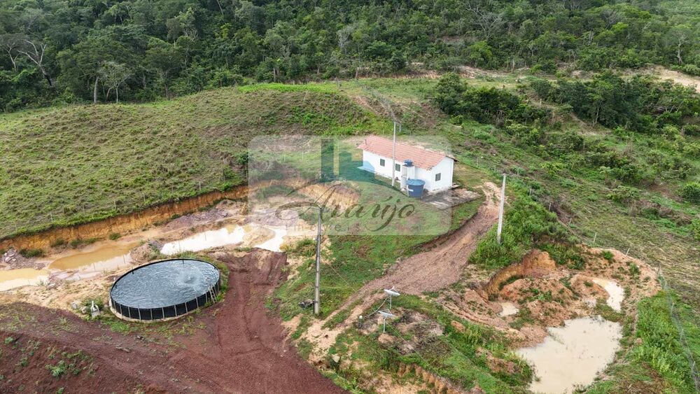 Fazenda à venda com 9 quartos, 325m² - Foto 11