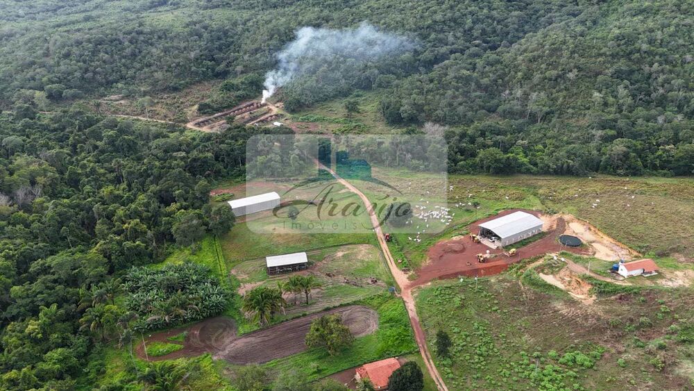 Fazenda à venda com 9 quartos, 325m² - Foto 2