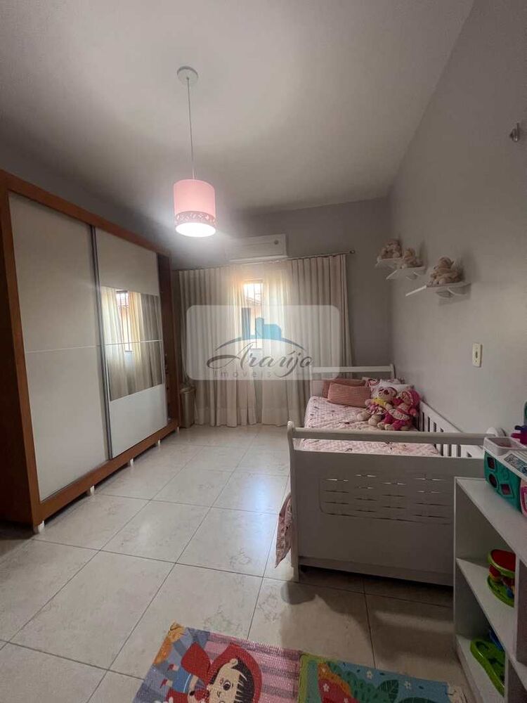 Casa à venda com 3 quartos, 360m² - Foto 2