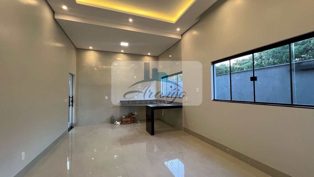 Casa à venda com 3 quartos, 180m² - Foto 2