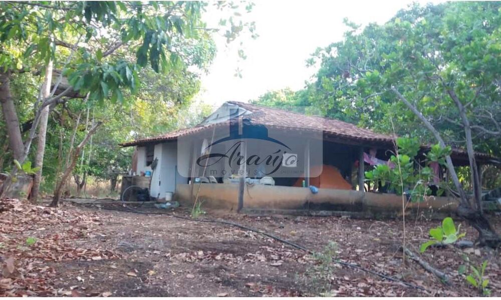 Terreno à venda com 1 quarto, 47m² - Foto 1