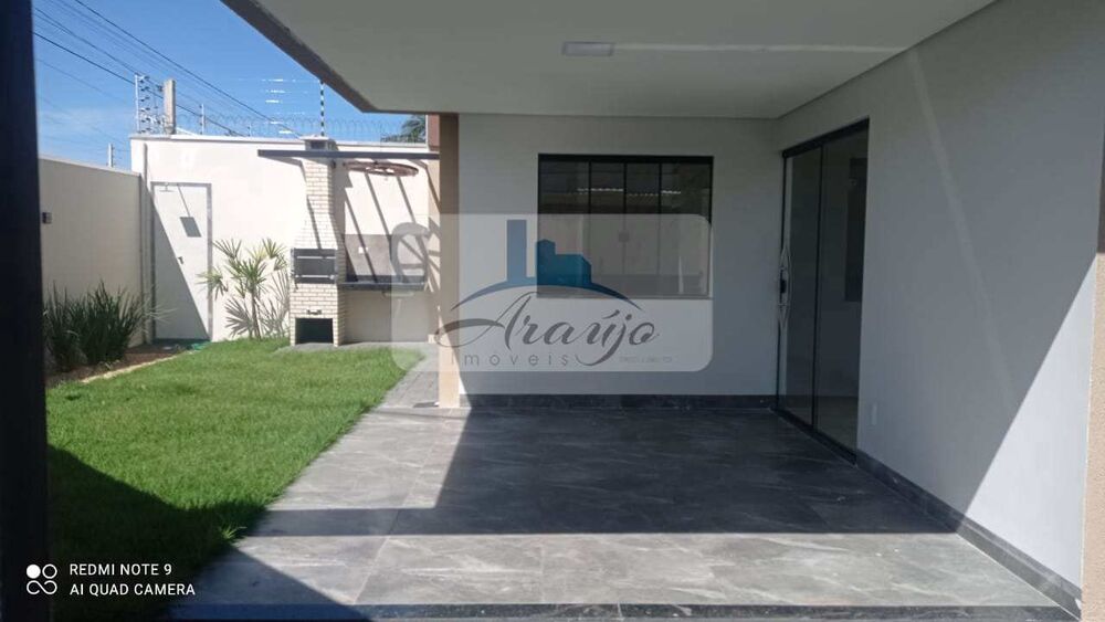 Casa à venda com 3 quartos, 180m² - Foto 2