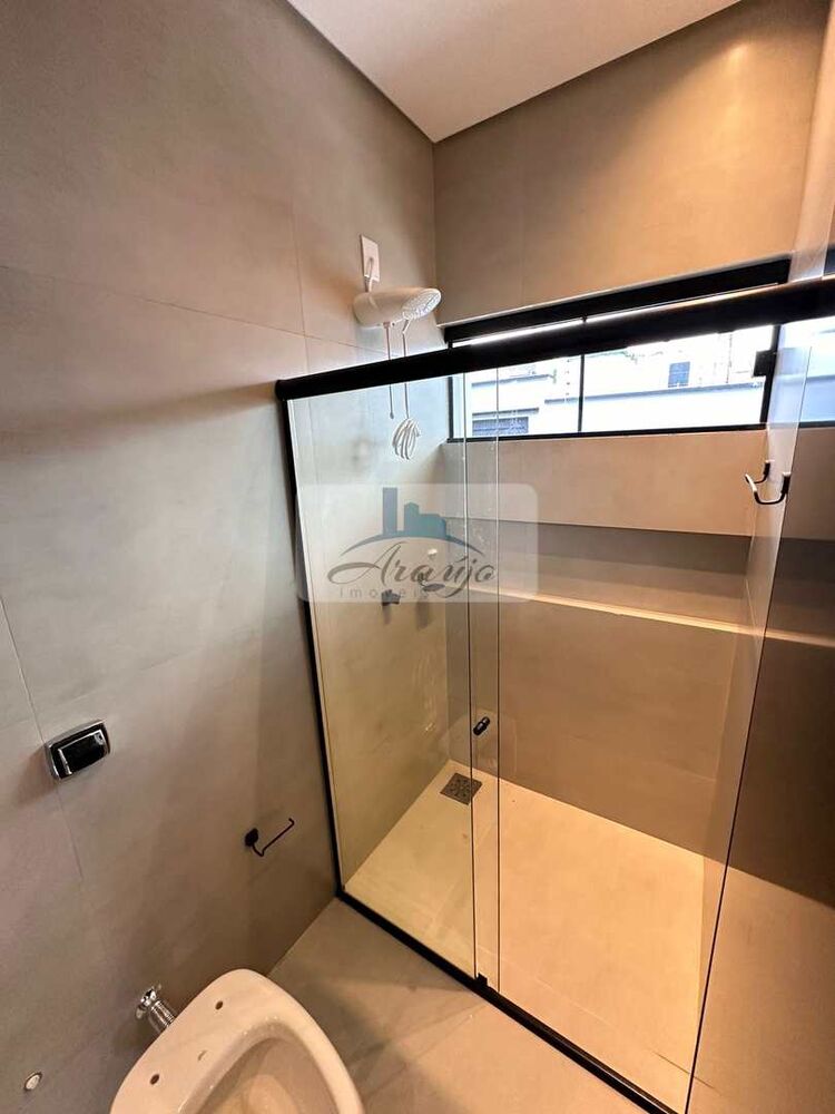 Casa à venda com 3 quartos, 235m² - Foto 3