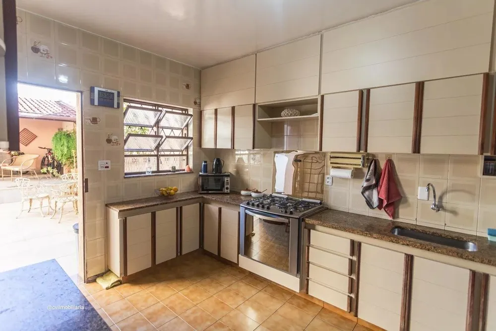Casa, 6 quartos, 280 m² - Foto 3