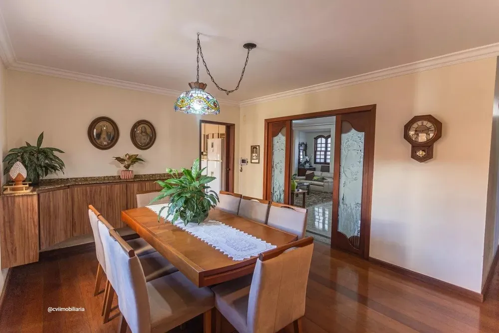 Casa, 6 quartos, 280 m² - Foto 1