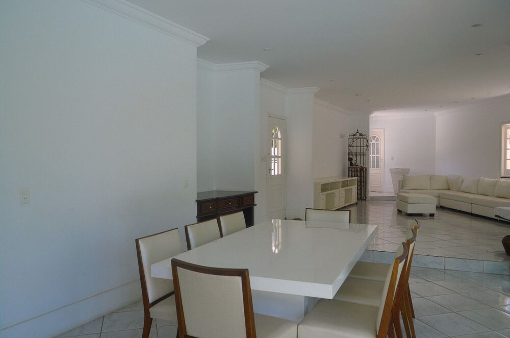 Casa de Condomínio à venda e aluguel com 4 quartos, 541m² - Foto 3