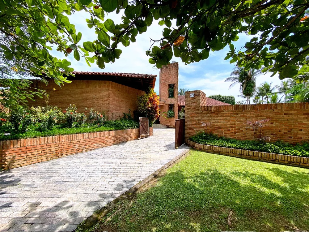 Casa de Condomínio à venda com 4 quartos, 416m² - Foto 1