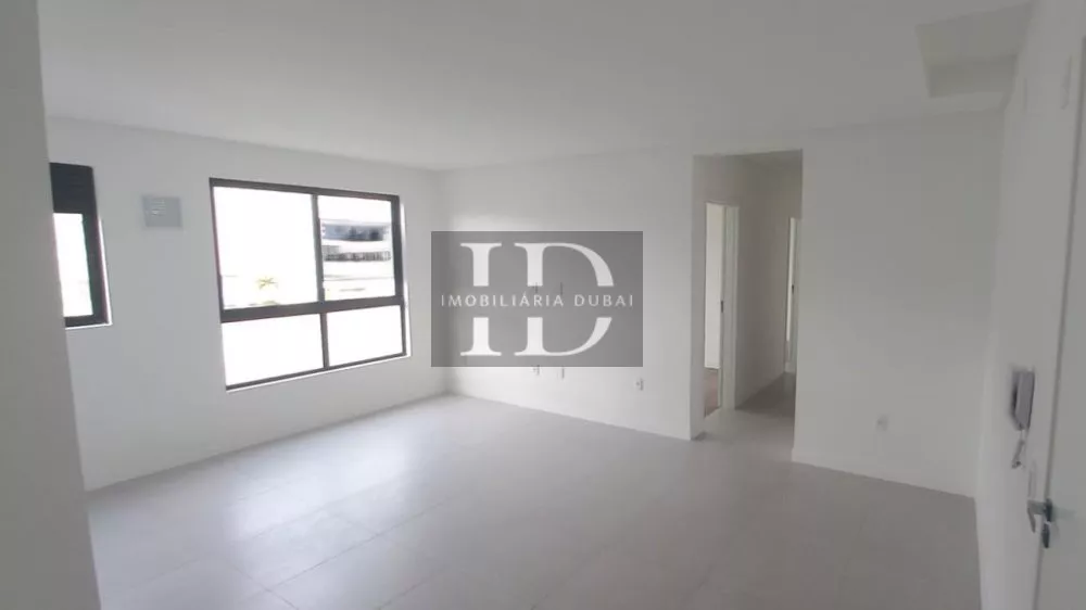 Apartamento à venda com 3 quartos, 76m² - Foto 1