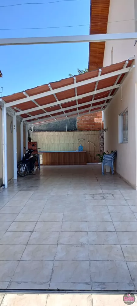 Casa à venda com 2 quartos, 87m² - Foto 1