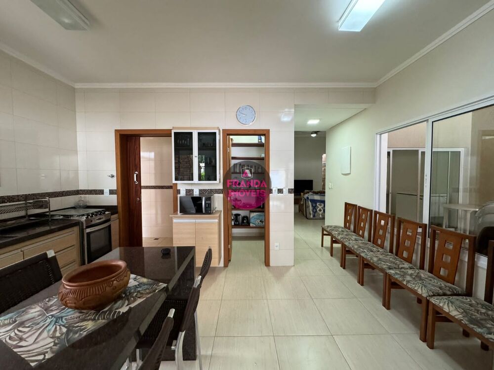 Casa à venda com 3 quartos, 170m² - Foto 17