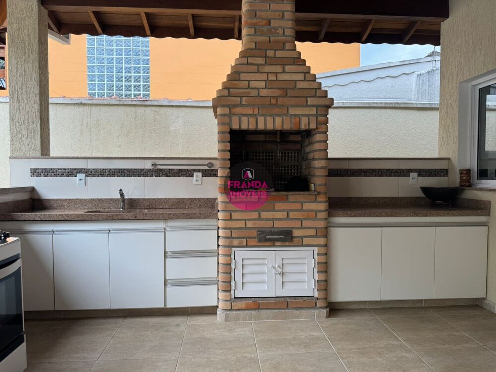 Casa à venda com 3 quartos, 170m² - Foto 2