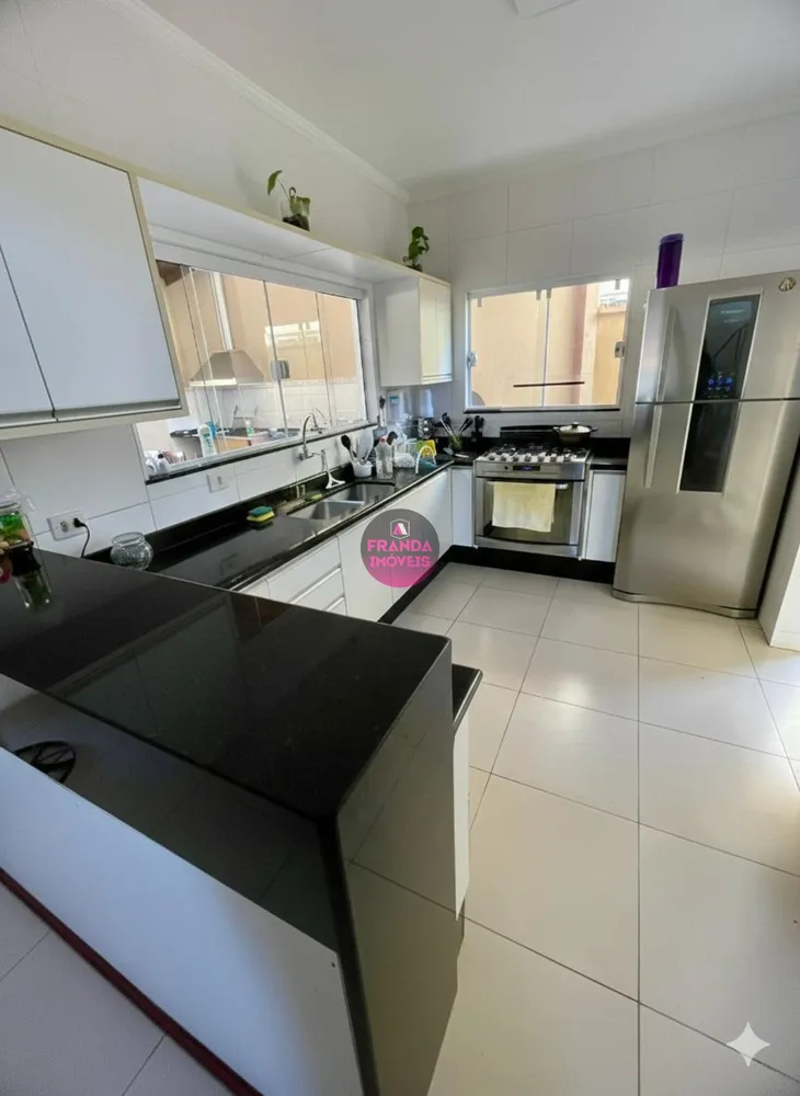 Casa, 4 quartos, 205 m² - Foto 8