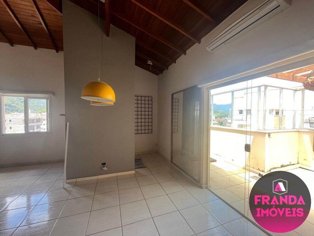 Cobertura, 3 quartos, 185 m² - Foto 1