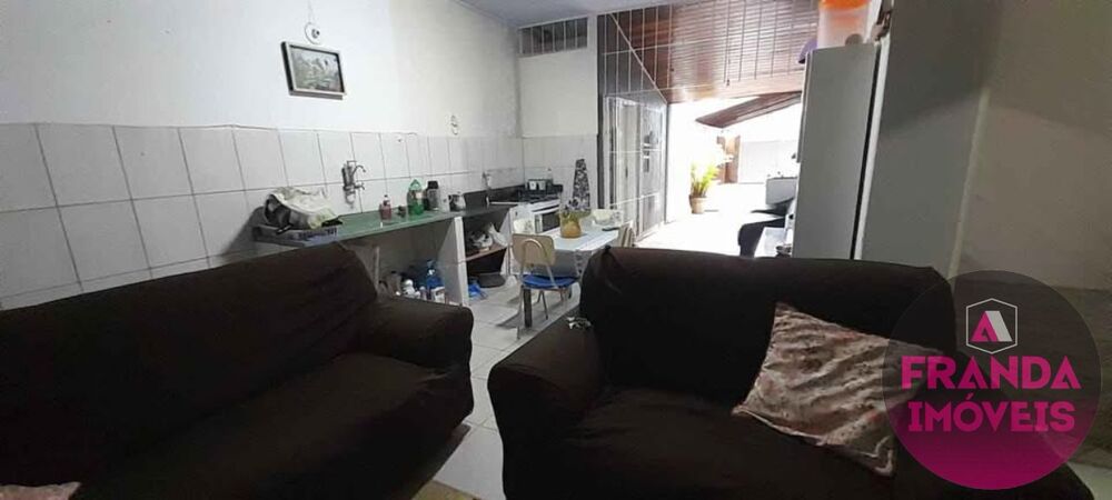 Casa à venda com 4 quartos, 222m² - Foto 3
