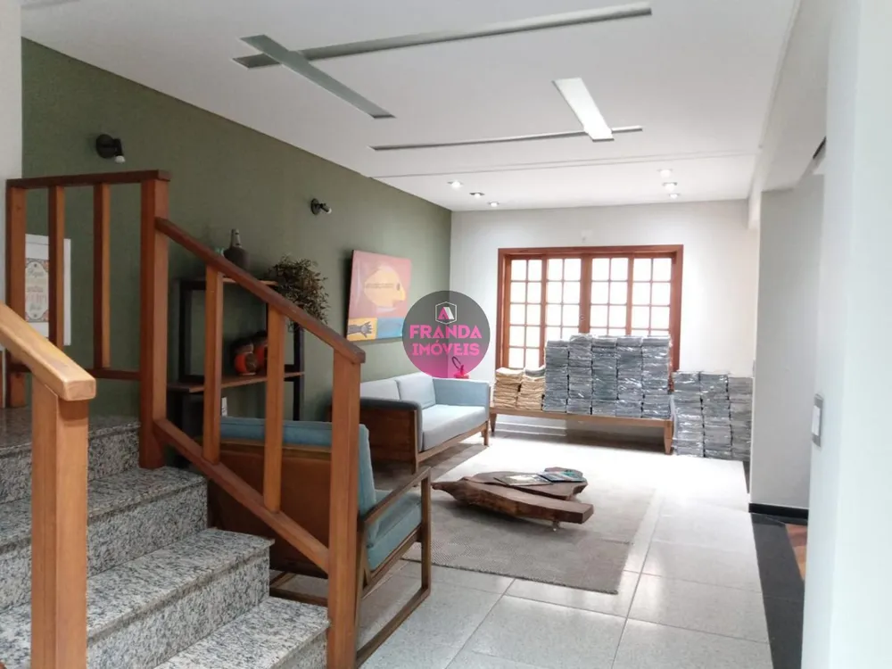 Casa, 3 quartos, 291 m² - Foto 4