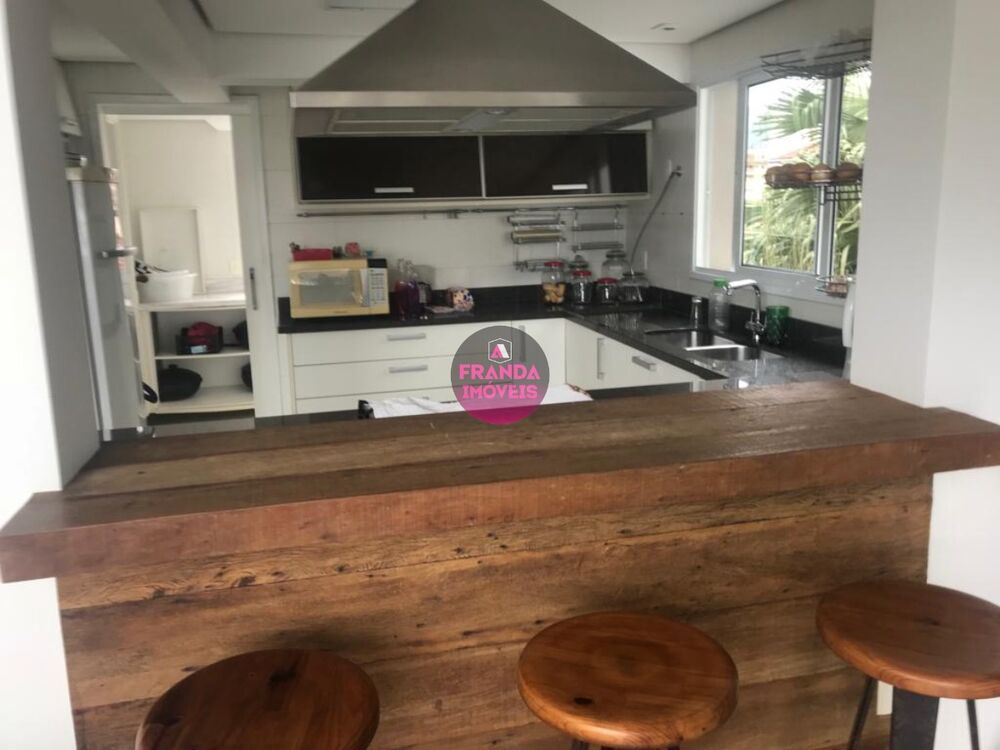 Apartamento à venda com 4 quartos, 200m² - Foto 4