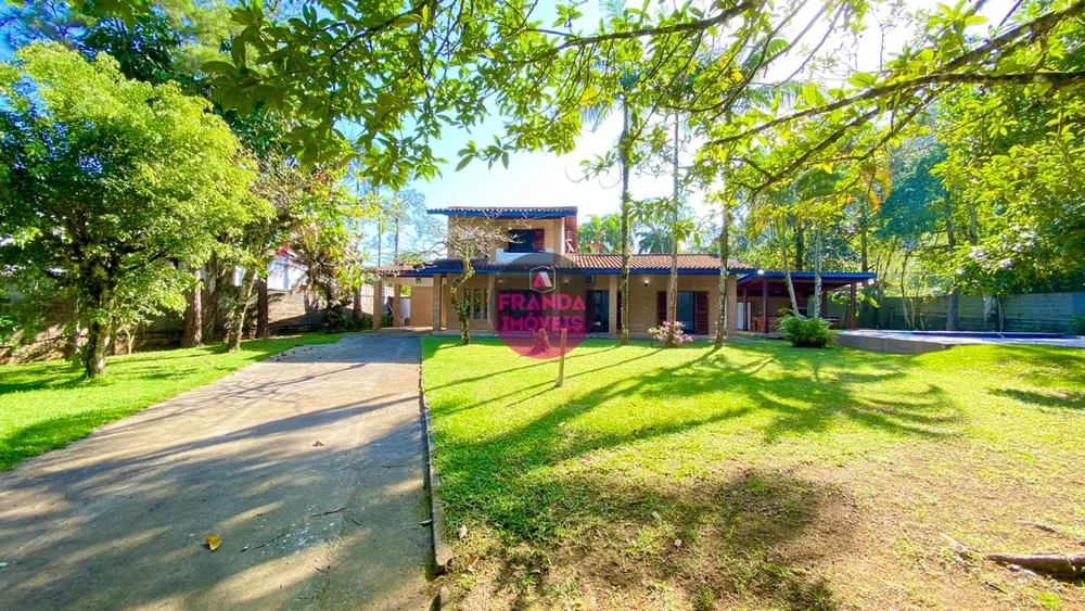 Casa, 3 quartos, 248 m² - Foto 1
