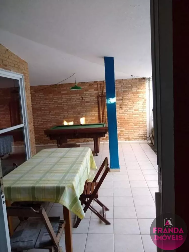 Casa à venda com 7 quartos, 450m² - Foto 3