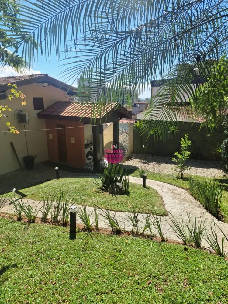 Casa, 5 quartos, 250 m² - Foto 3
