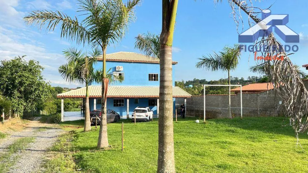 Chácara à venda com 4 quartos, 320m² - Foto 1