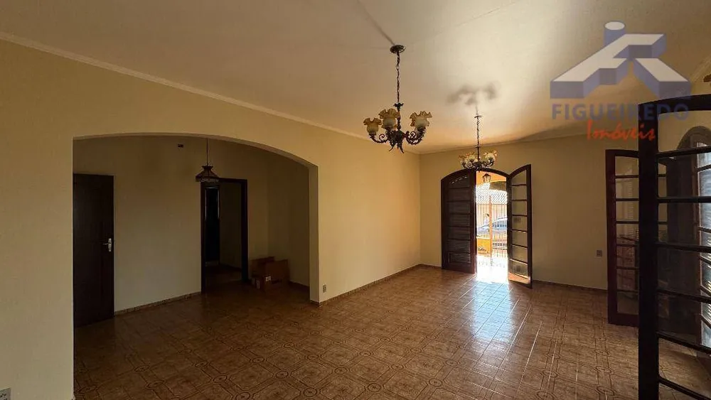 Casa, 3 quartos, 212 m² - Foto 2