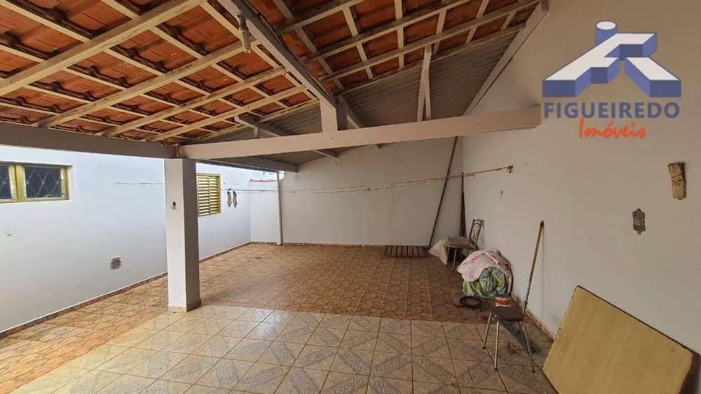 Casa à venda com 3 quartos, 179m² - Foto 4