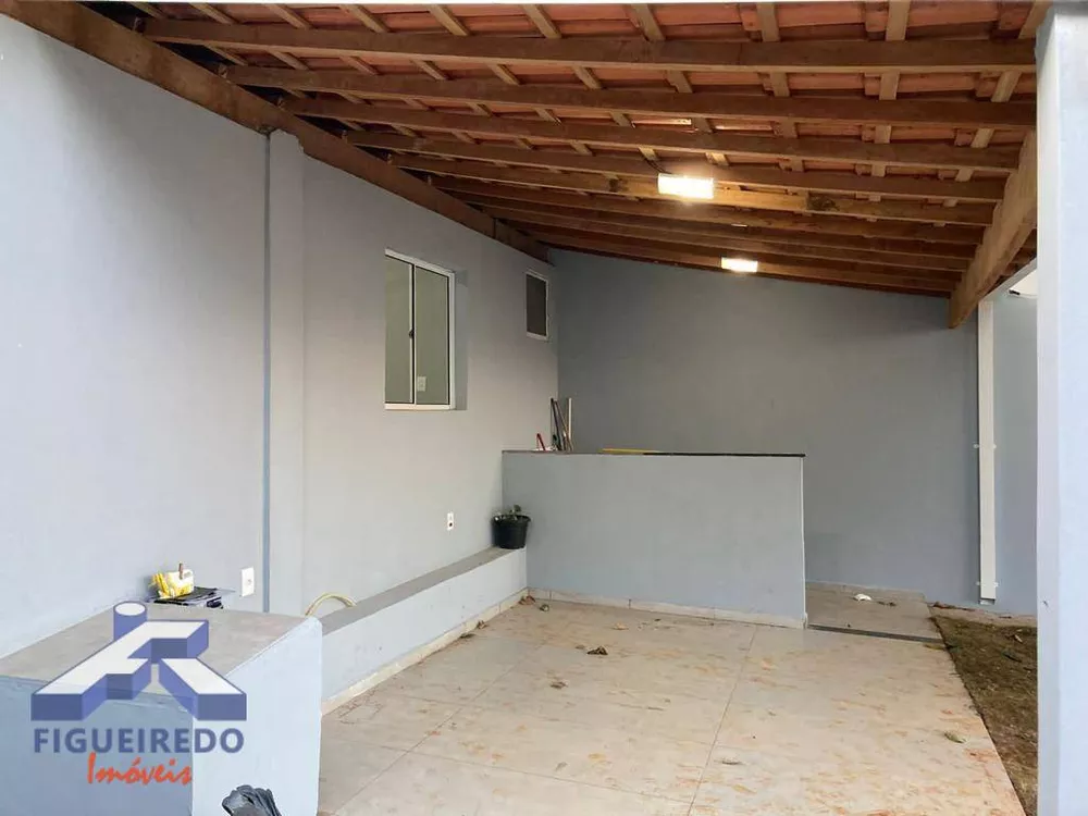 Casa à venda com 2 quartos, 51m² - Foto 4