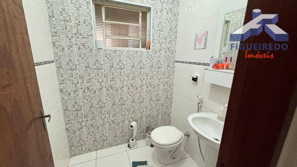 Sobrado à venda com 3 quartos, 160m² - Foto 2