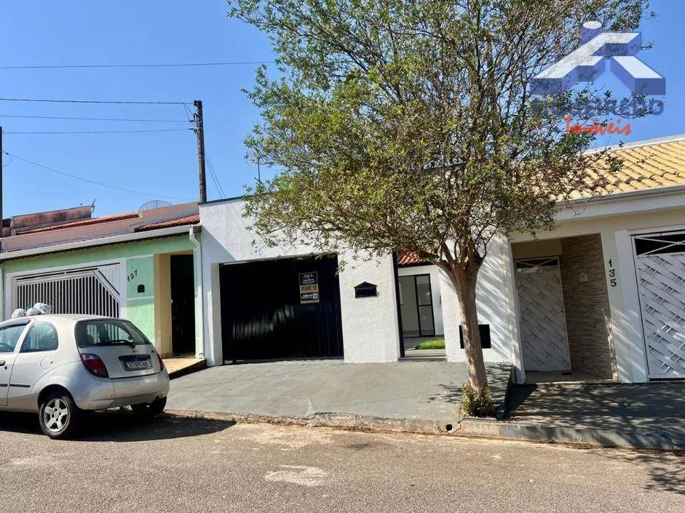 Casa à venda com 2 quartos, 100m² - Foto 2