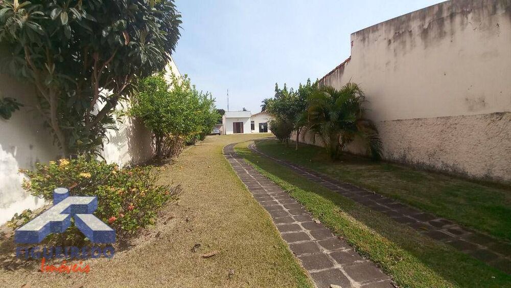 Casa à venda com 3 quartos, 270m² - Foto 2