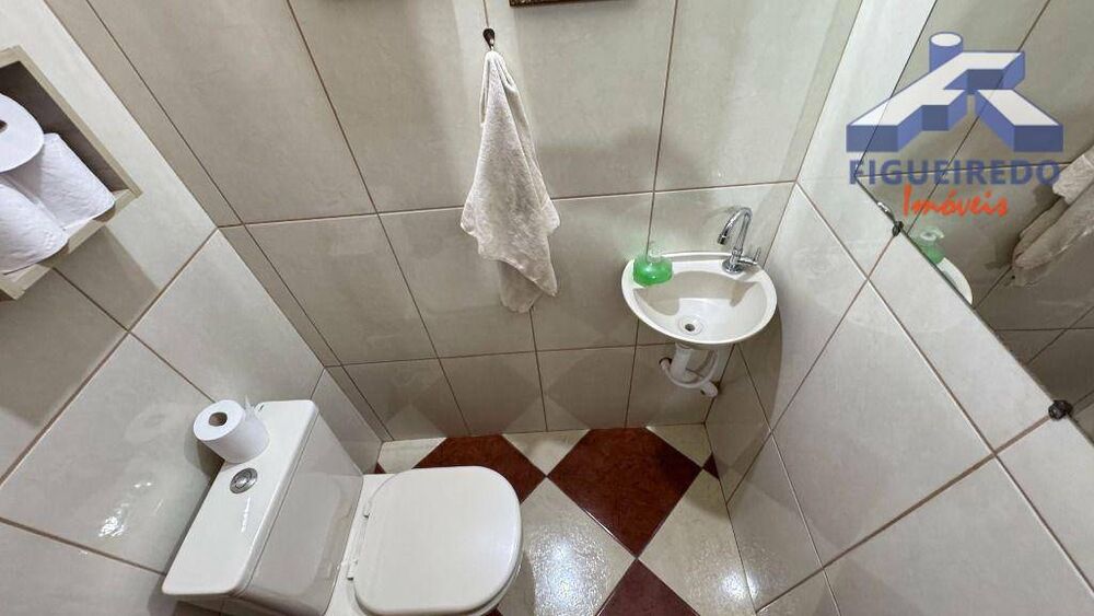 Casa, 3 quartos, 219 m² - Foto 2