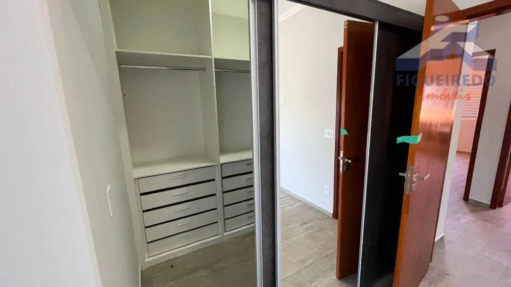Casa, 3 quartos, 251 m² - Foto 3