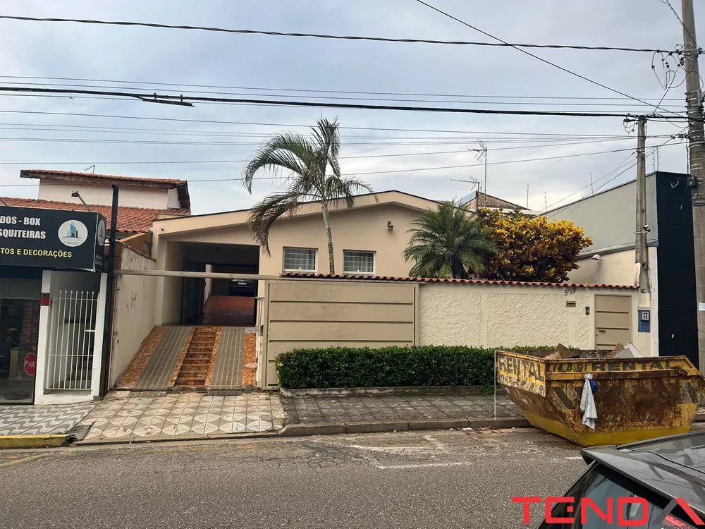 Casa para alugar com 3 quartos, 297m² - Foto 1