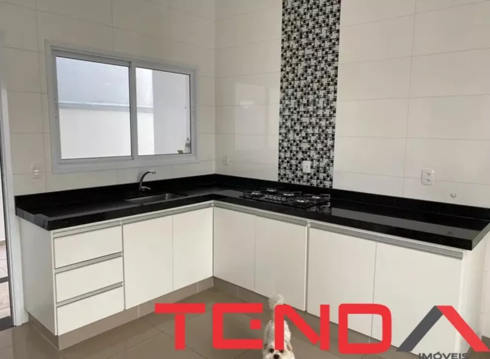 Casa para alugar com 3 quartos, 120m² - Foto 1