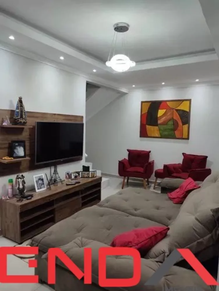 Casa para alugar com 4 quartos, 240m² - Foto 1