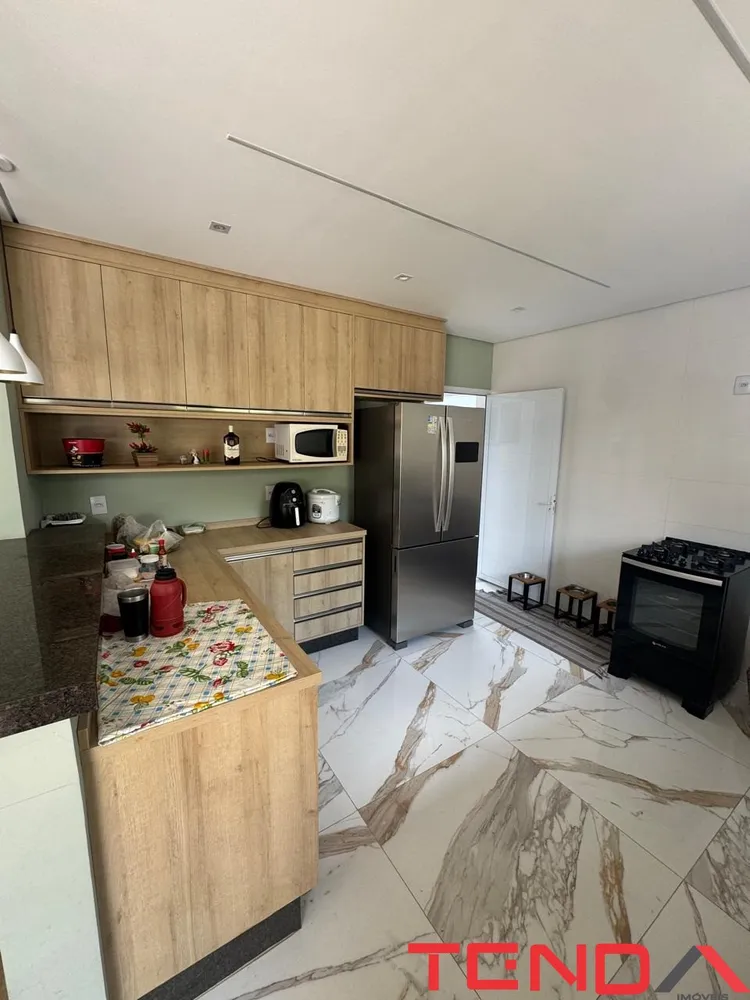 Casa, 3 quartos, 239 m² - Foto 12
