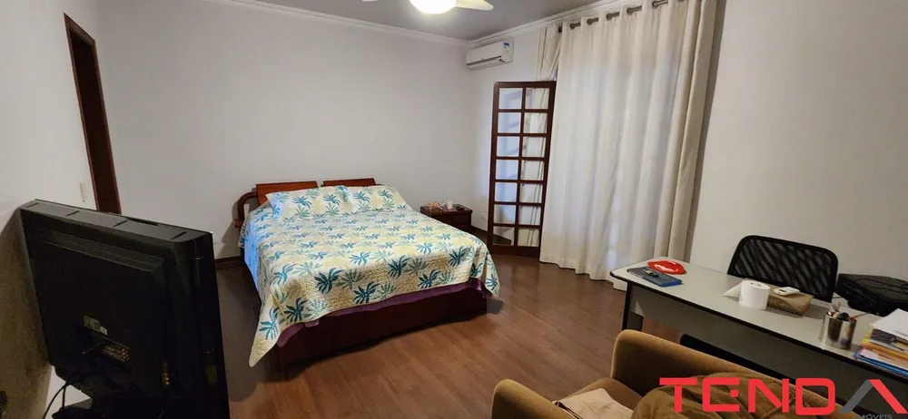 Casa, 4 quartos, 300 m² - Foto 4