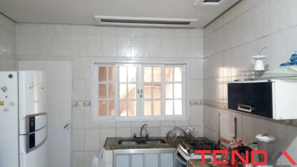 Casa, 3 quartos, 230 m² - Foto 13