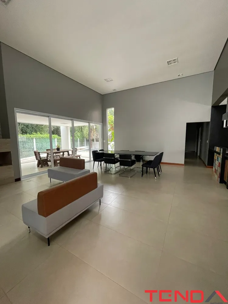 Casa, 3 quartos, 271 m² - Foto 1