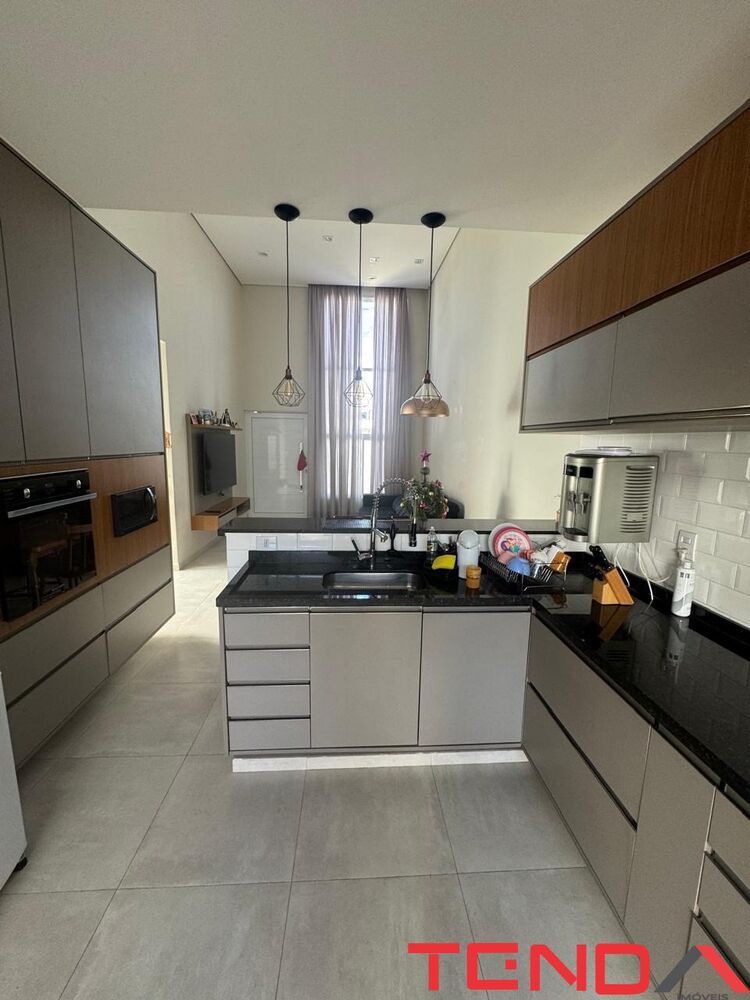 Casa para alugar com 3 quartos, 160m² - Foto 2
