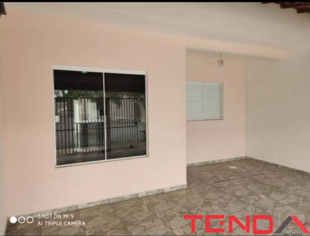 Casa à venda com 2 quartos, 80m² - Foto 2