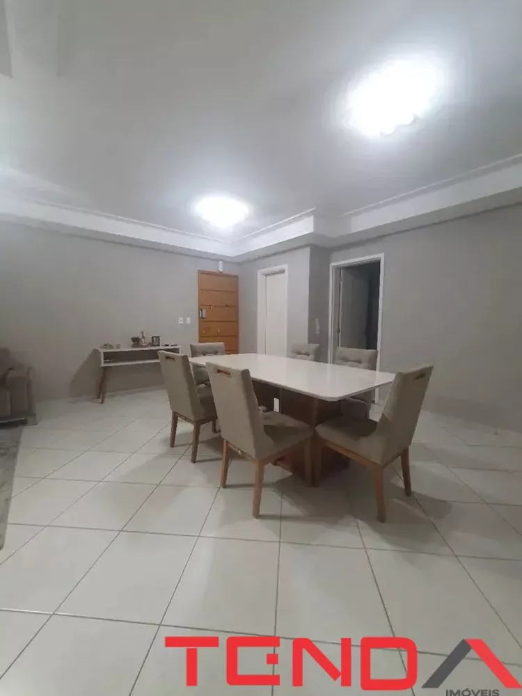 Apartamento para alugar com 3 quartos, 116m² - Foto 2