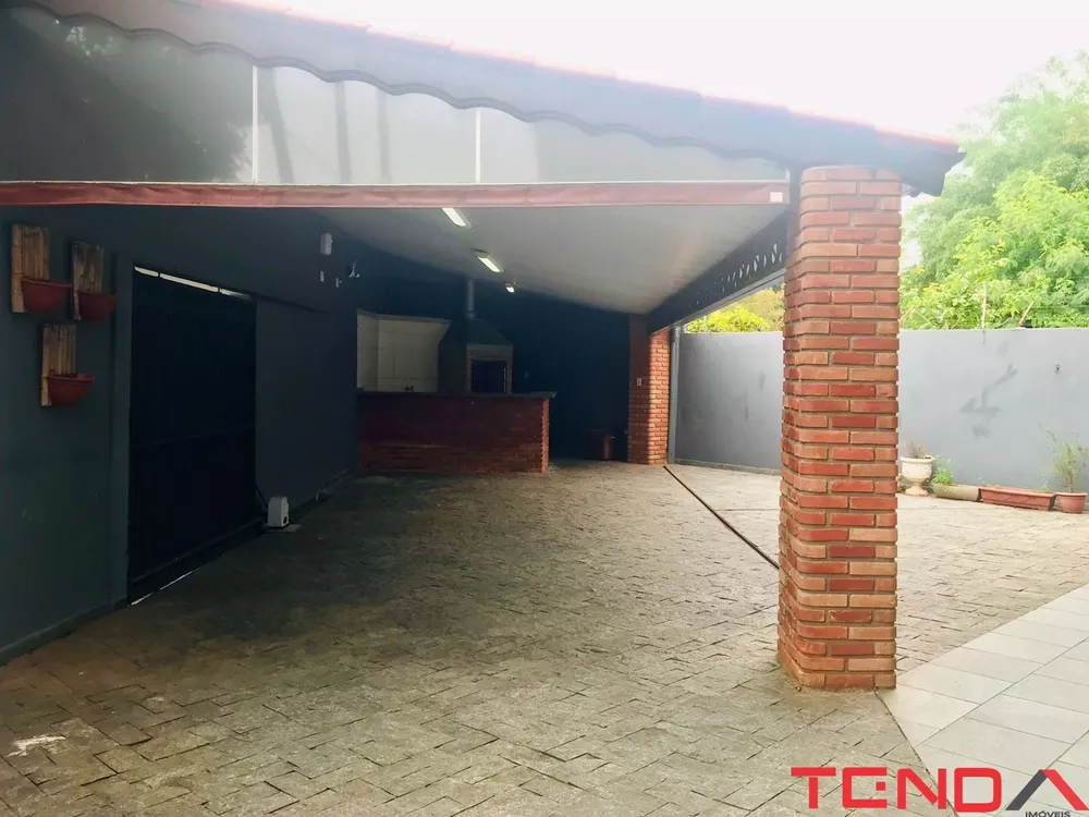 Casa, 4 quartos, 234 m² - Foto 1