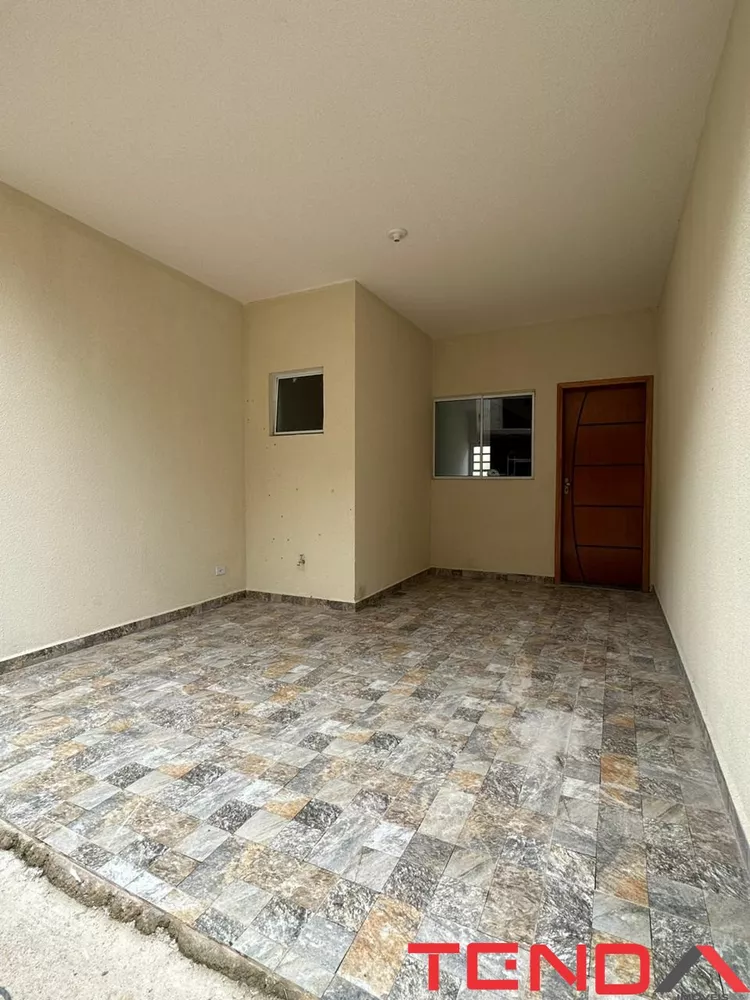 Casa à venda com 2 quartos, 70m² - Foto 1