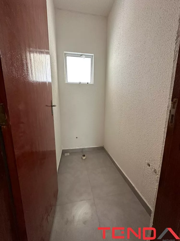 Casa à venda com 2 quartos, 70m² - Foto 3