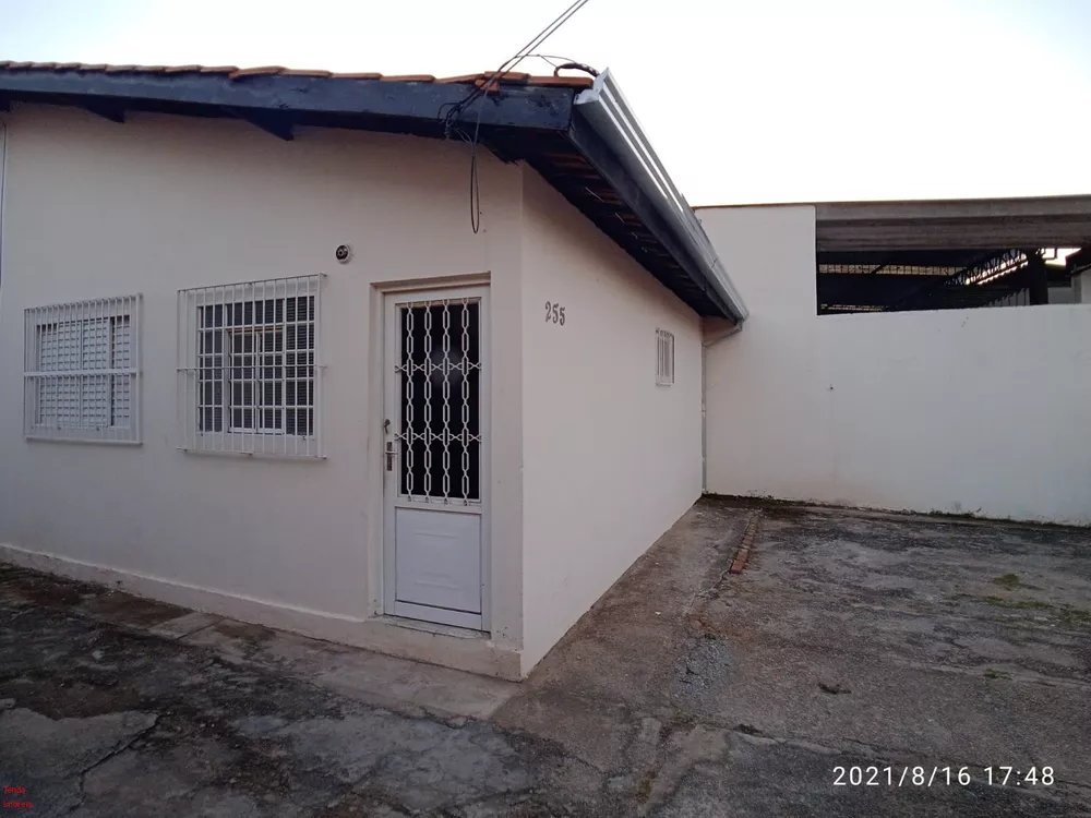 Casa à venda com 2 quartos, 110m² - Foto 1