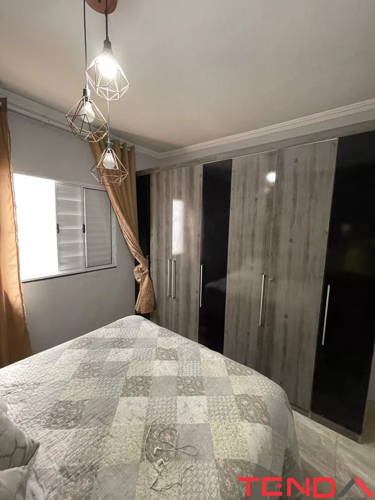 Casa à venda com 2 quartos, 111m² - Foto 1