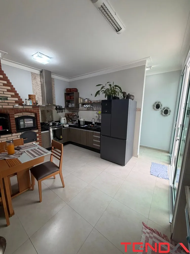 Casa, 3 quartos, 176 m² - Foto 4
