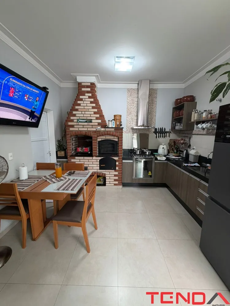 Casa, 3 quartos, 176 m² - Foto 2