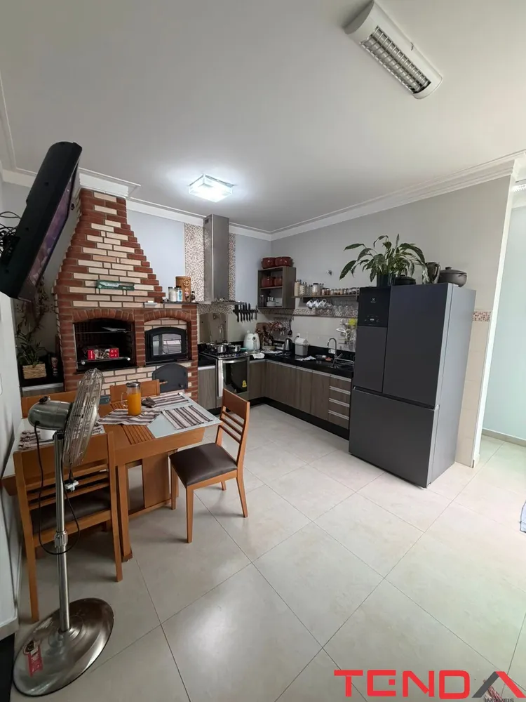 Casa, 3 quartos, 176 m² - Foto 1